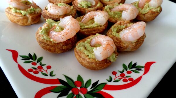 Tartlets with guacamole and shrimp