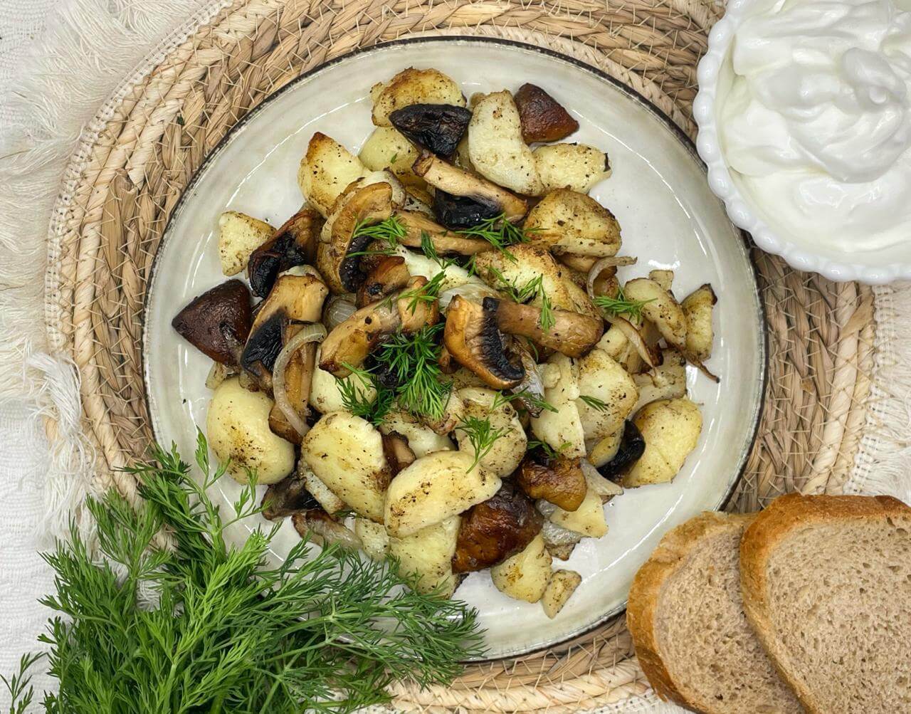 Fried Potatoes with Mushrooms