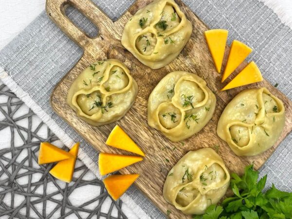 Манты с рубленной бараниной и тыквой