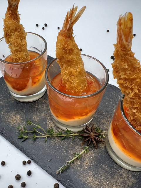 Креветки в панировке с соусом чили-майо