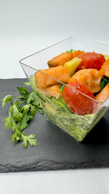 Салат с лососем